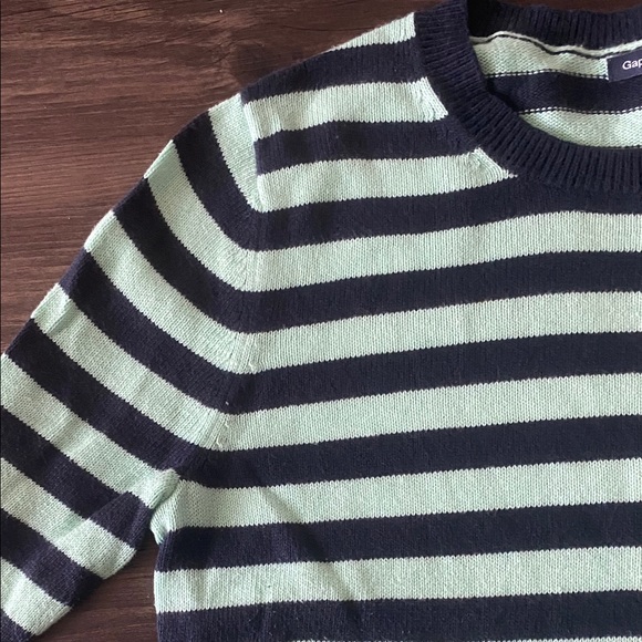 Gap Striped Sweater - Picture 3 of 4